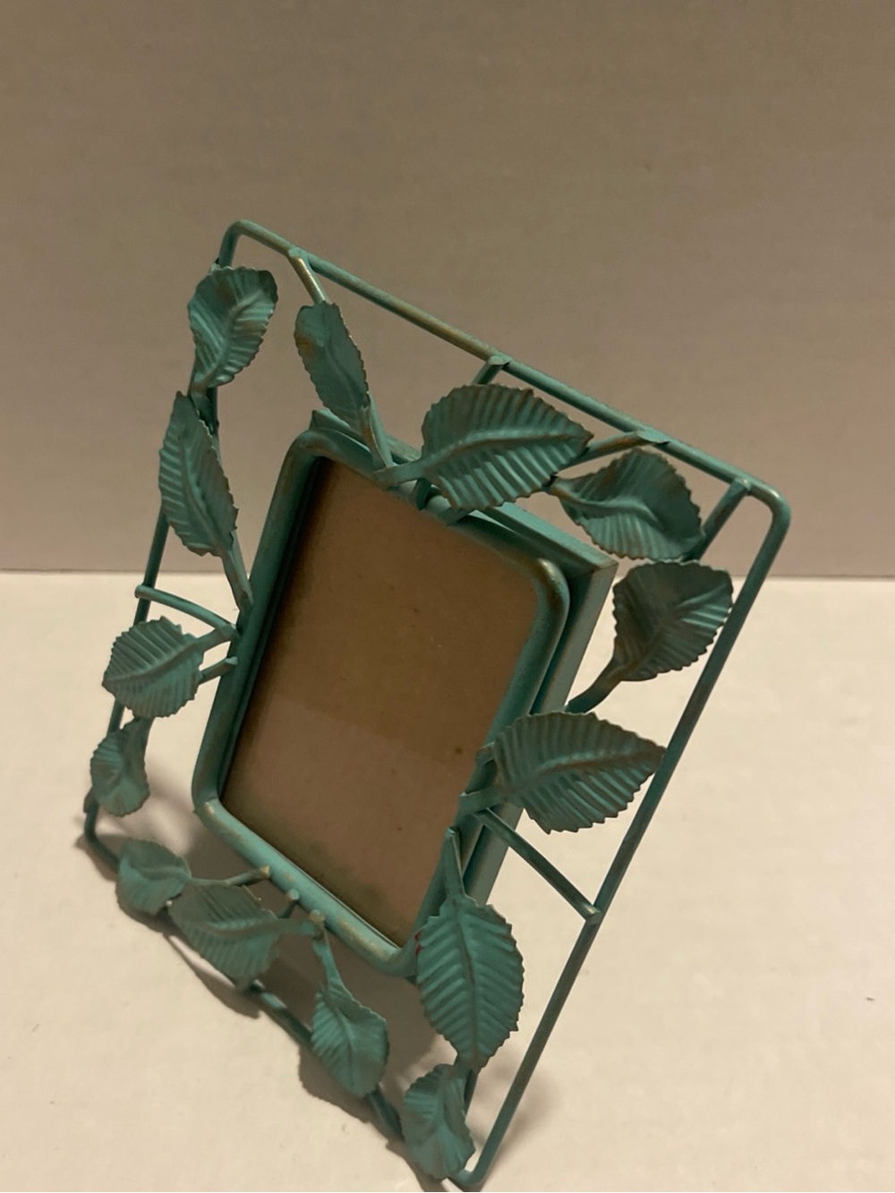 Green Leaf Metal small Picture Frame by LaVie